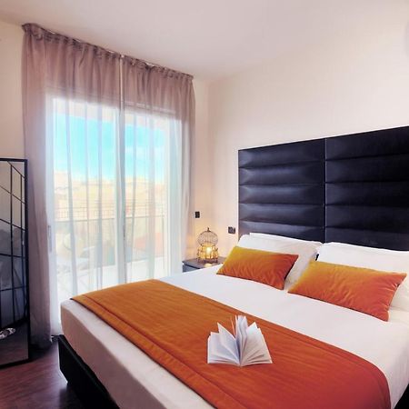 D-Place Hotel & Suite Риччоне Экстерьер фото