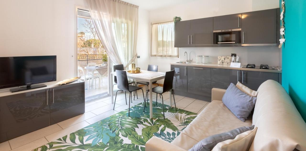 D-Place Hotel & Suite Риччоне Экстерьер фото