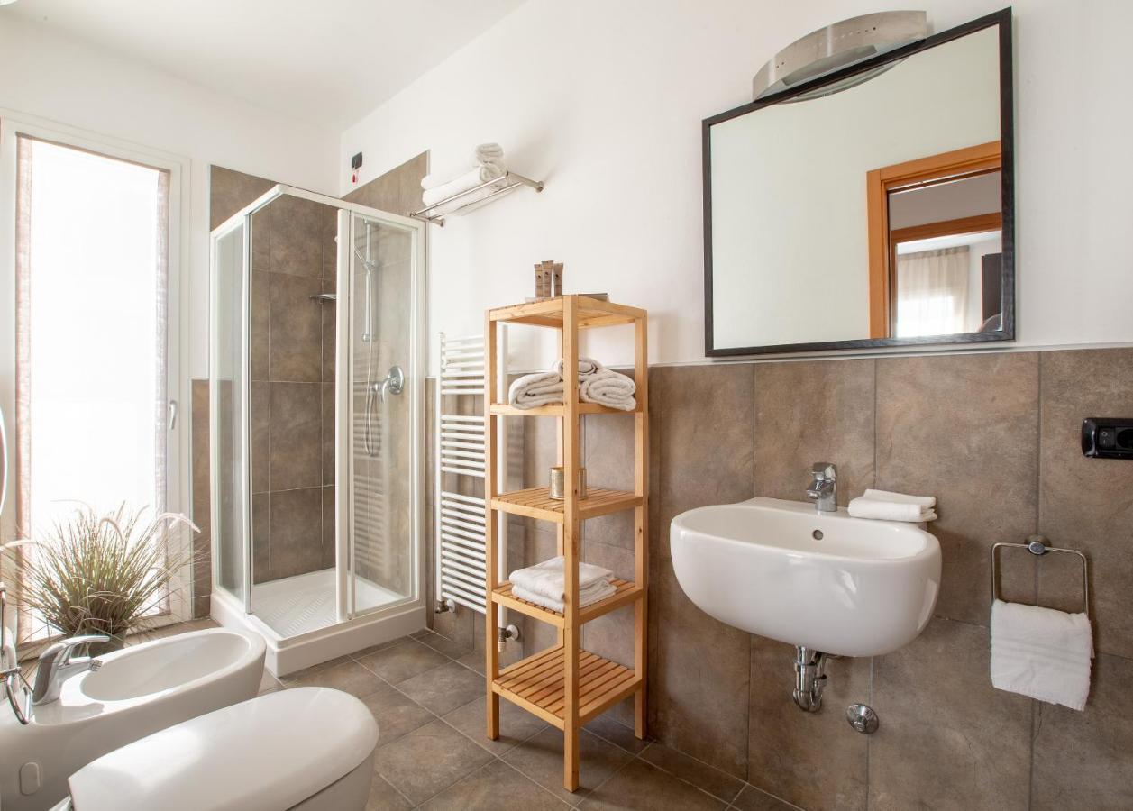 D-Place Hotel & Suite Риччоне Экстерьер фото